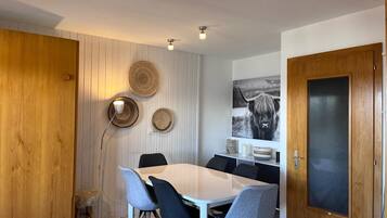 Apartment | Dining