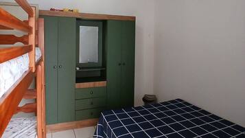 1 quarto, ferros/tábuas de passar roupa, Wi-Fi, roupa de cama