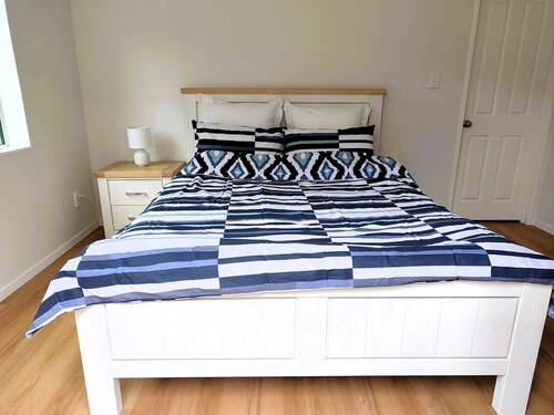 Cozy 2-Bedroom Homestay: Your Ideal Retreat for Comfort & Convenience