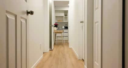Cozy 2-Bedroom Homestay: Your Ideal Retreat for Comfort & Convenience