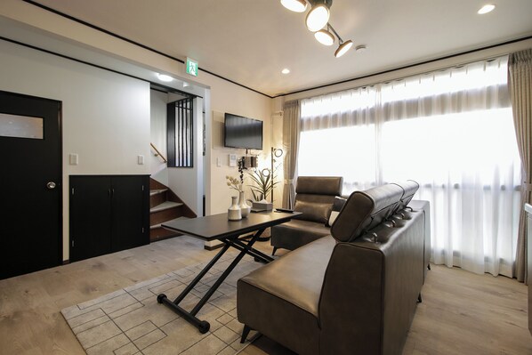 Flat-screen TV - HARRISON (Sapporo)
