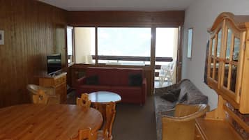Apartment | Dining