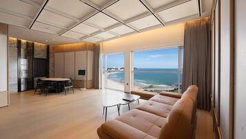 Family Suite, Private Pool, Sea View | In-room safe, soundproofing, free WiFi, bed sheets