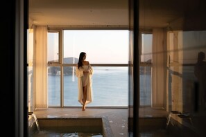 Premium Suite, Hot Tub, Ocean View | In-room safe, soundproofing, free WiFi, bed sheets