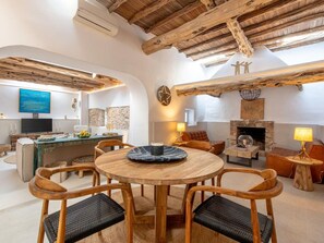 House | Dining