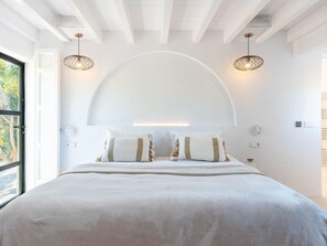 House | 5 bedrooms, laptop workspace - Impressive Farmhouse With Pool (Santa Eulalia del Rio)