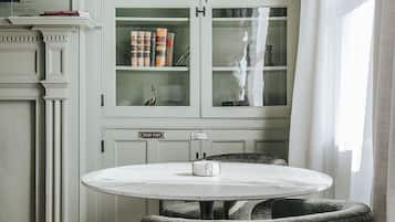 Deluxe Suite, Private Bathroom (Suite 3)
