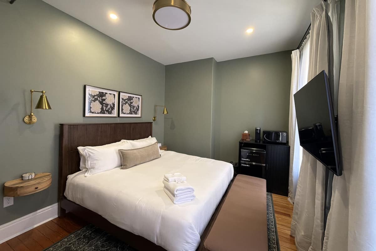 Suite, Private Bathroom (Suite 10 at Barristers Ro)