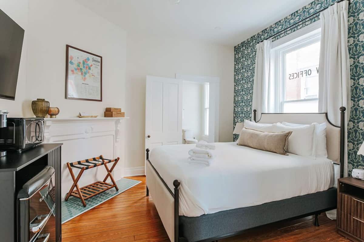 Suite, Private Bathroom (Suite 8)