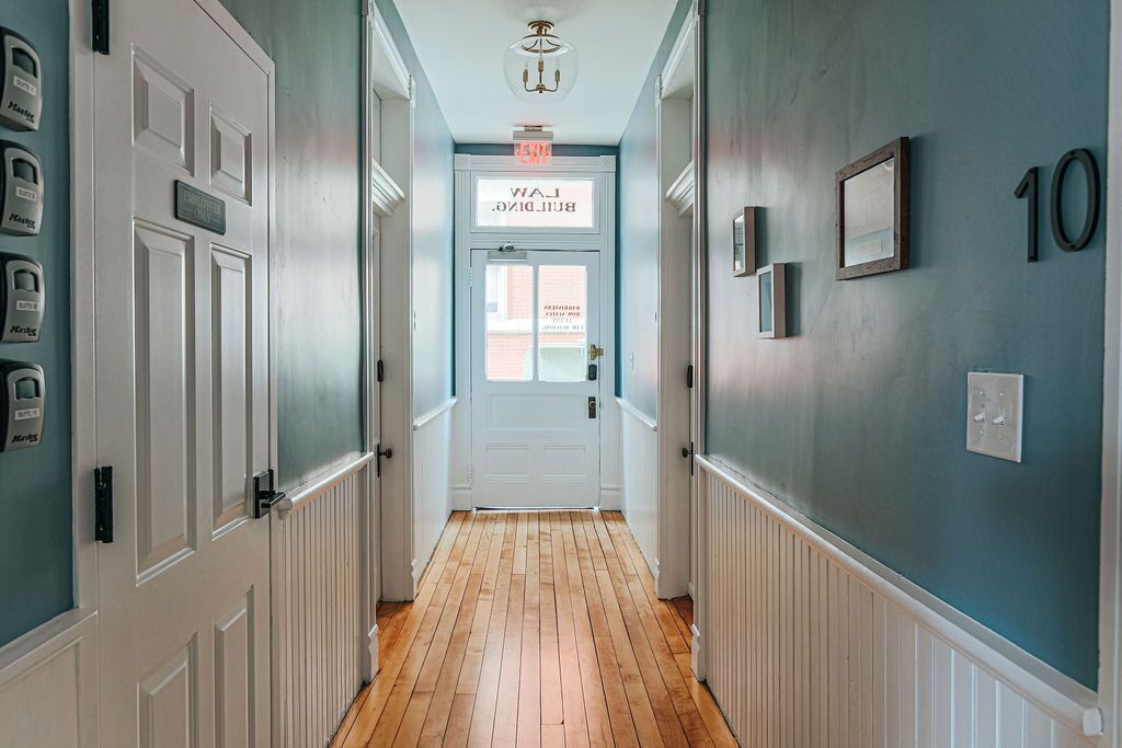 Suite, Private Bathroom (Suite 10 at Barristers Ro) | Interior