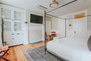 Signature Suite, Private Bathroom (Suite 5) | 1 bedroom