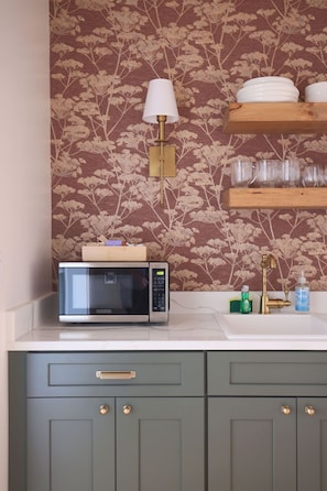 Superior Suite, Private Bathroom (Suite 4) | Private kitchen