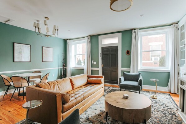 Superior Suite, Private Bathroom (Suite 4) | Lounge