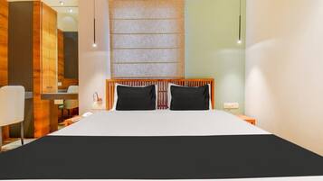 Standard Double Room | Desk, laptop workspace, iron/ironing board, free WiFi