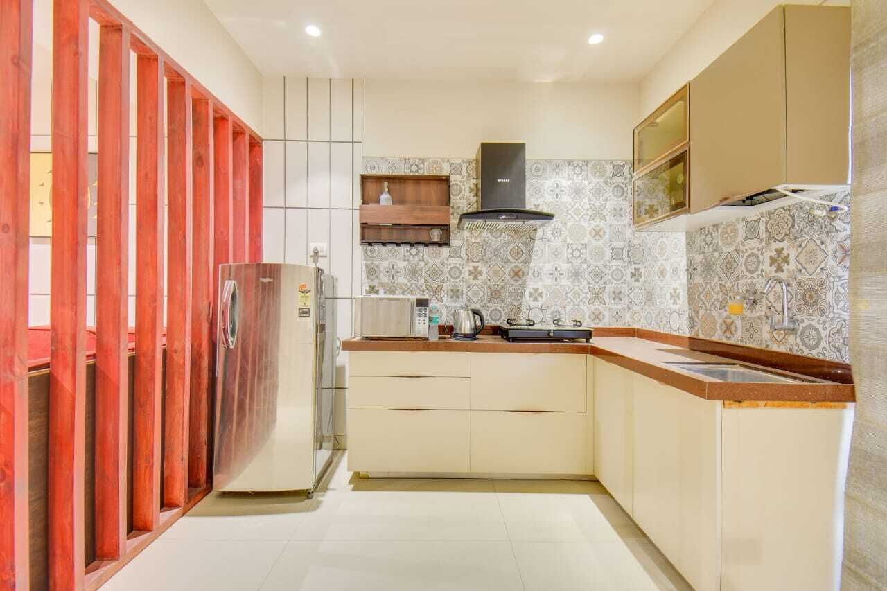 Mini-fridge, microwave, dishwasher