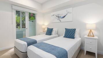 3 chambres, bureau, fer et planche Ă repasser, lit parapluie