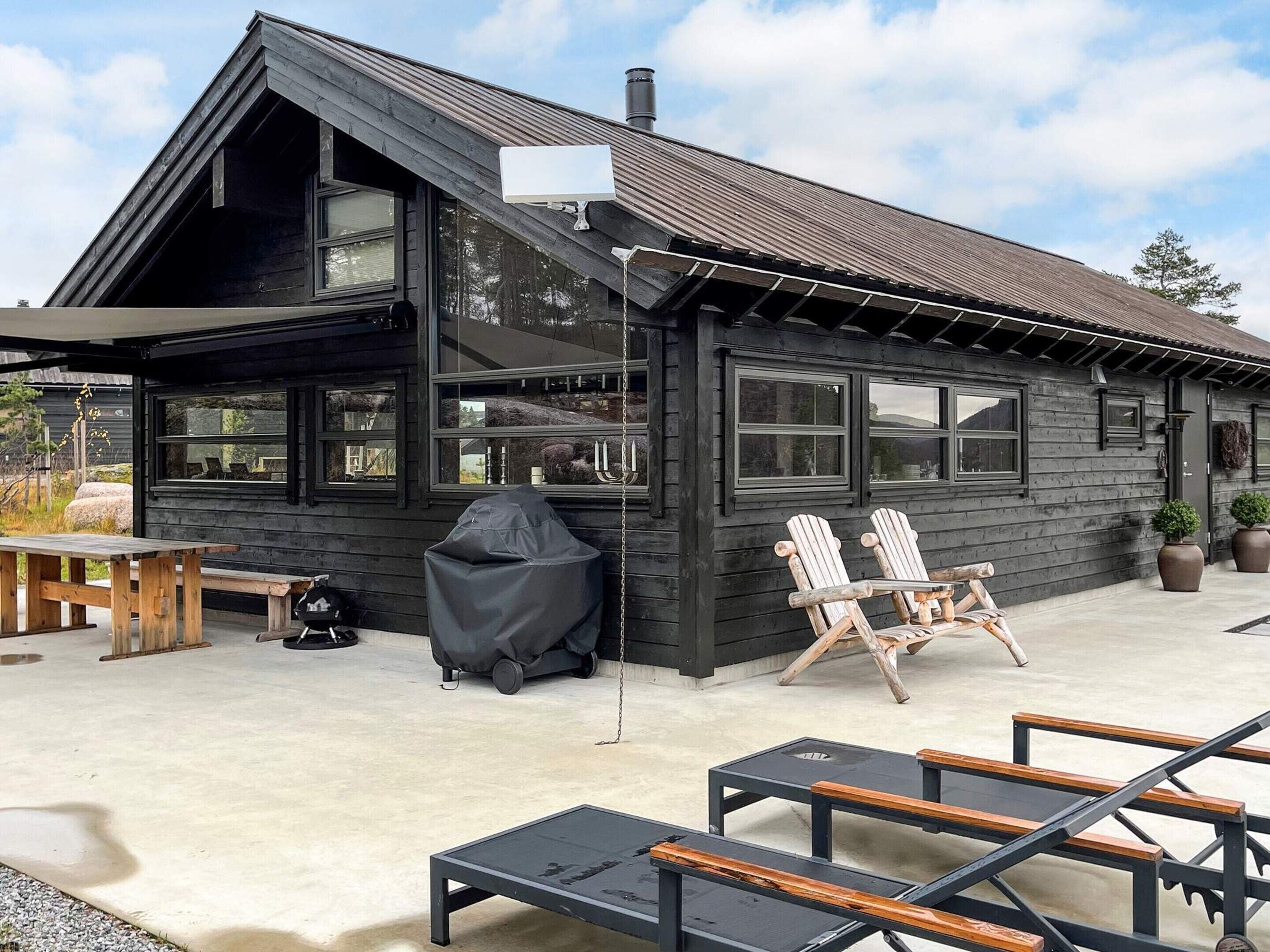 House | Outdoor dining