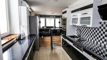 Villa | Private kitchen | Electric kettle, toaster, cookware/dishes/utensils