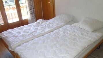 Apartment | 4 bedrooms, individually furnished, bed sheets