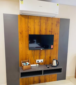 Deluxe Room | 1 bedroom, soundproofing, free WiFi