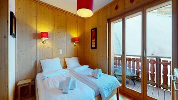 Apartment | 2 bedrooms, individually furnished, bed sheets