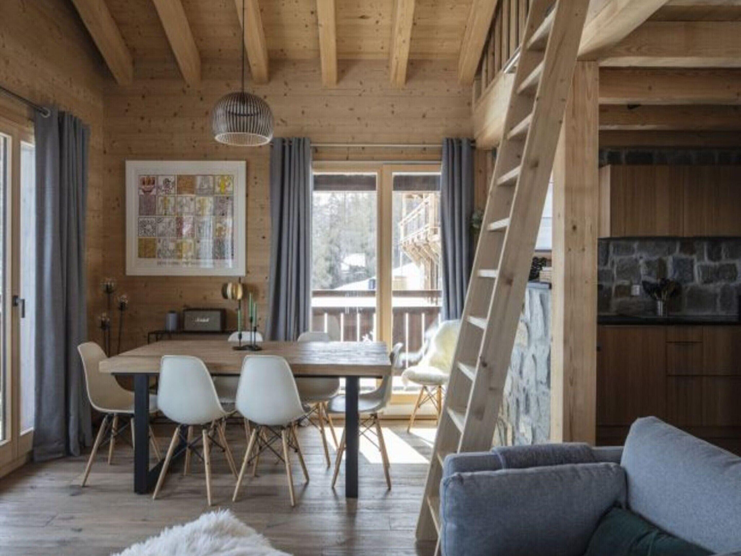 Chalet | Dining