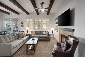 TV, fireplace, offices - Resort Luxury Villa 12 pools, 11 hot tubs, balcony (La Quinta)