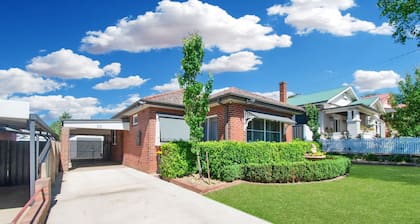 The Macleay - Poolside Entertainer, Pets Allowed