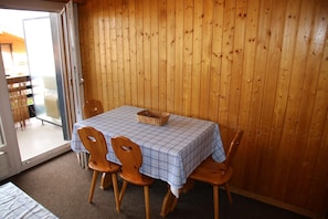 Dining - Cozy Studio in Veysonnaz With Ski-storage (Veysonnaz)