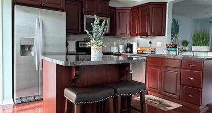 Townhouse Bridgeport close to UHC, FBI, The Bridge Complex