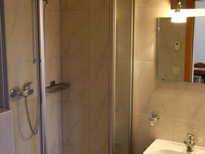 Apartment | Bathroom