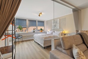 2 bedrooms, in-room safe, desk, iron/ironing board - Primero Relax-Home "A" I 92sm Parking Balcony Elevator 7P. I A8 - Fuggerei (Augsburg)