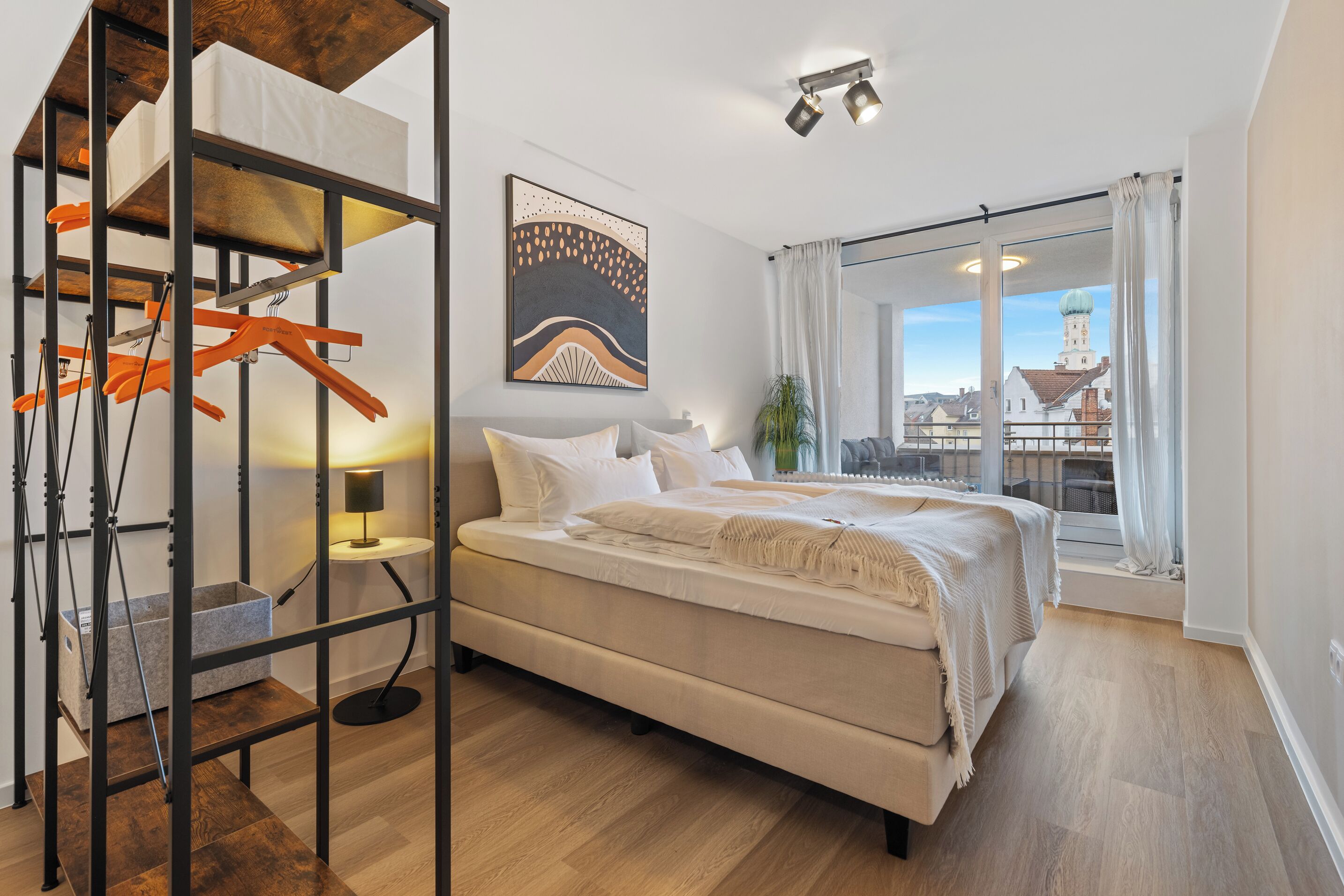 2 soverom, safe på rommet, skrivebord og strykejern/-brett