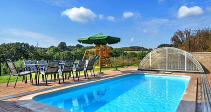 Beautiful Wellness Villa Near the Giant Mountains