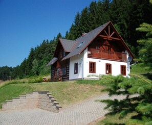 Villa | Exterior - Beautiful Wellness Villa Near the Giant Mountains (Vidochov)