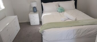 Resting place for Legends. Smart ,cool  near beach,family environment , spacious