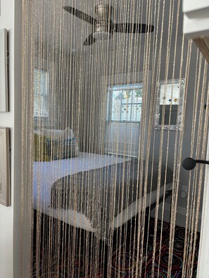1 bedroom, iron/ironing board, WiFi, bed sheets - Downtown Orlando “Birdhouse” (Orlando)