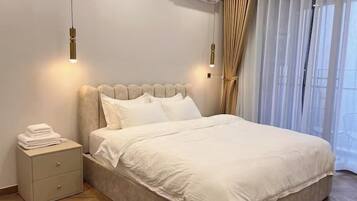 Superior Apartment, 3 Bedrooms, Kitchen, City View