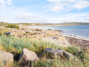 House | Beach - 4 Person Holiday Home in Askloster (Åskloster)