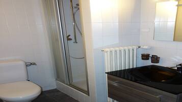 Apartment | Bathroom