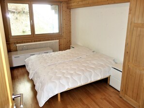 Apartment | 4 bedrooms, individually furnished, bed sheets - Ski Lift Apartment With Views (Veysonnaz)