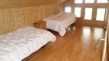 Apartment | 4 bilik tidur, dilengkapkan perabot secara berasingan, cadar katil