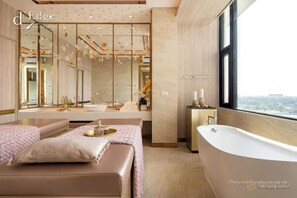 Superior Apartment, 1 Bedroom, Kitchen, City View | Bathroom | Combined shower/bathtub, towels, toilet paper