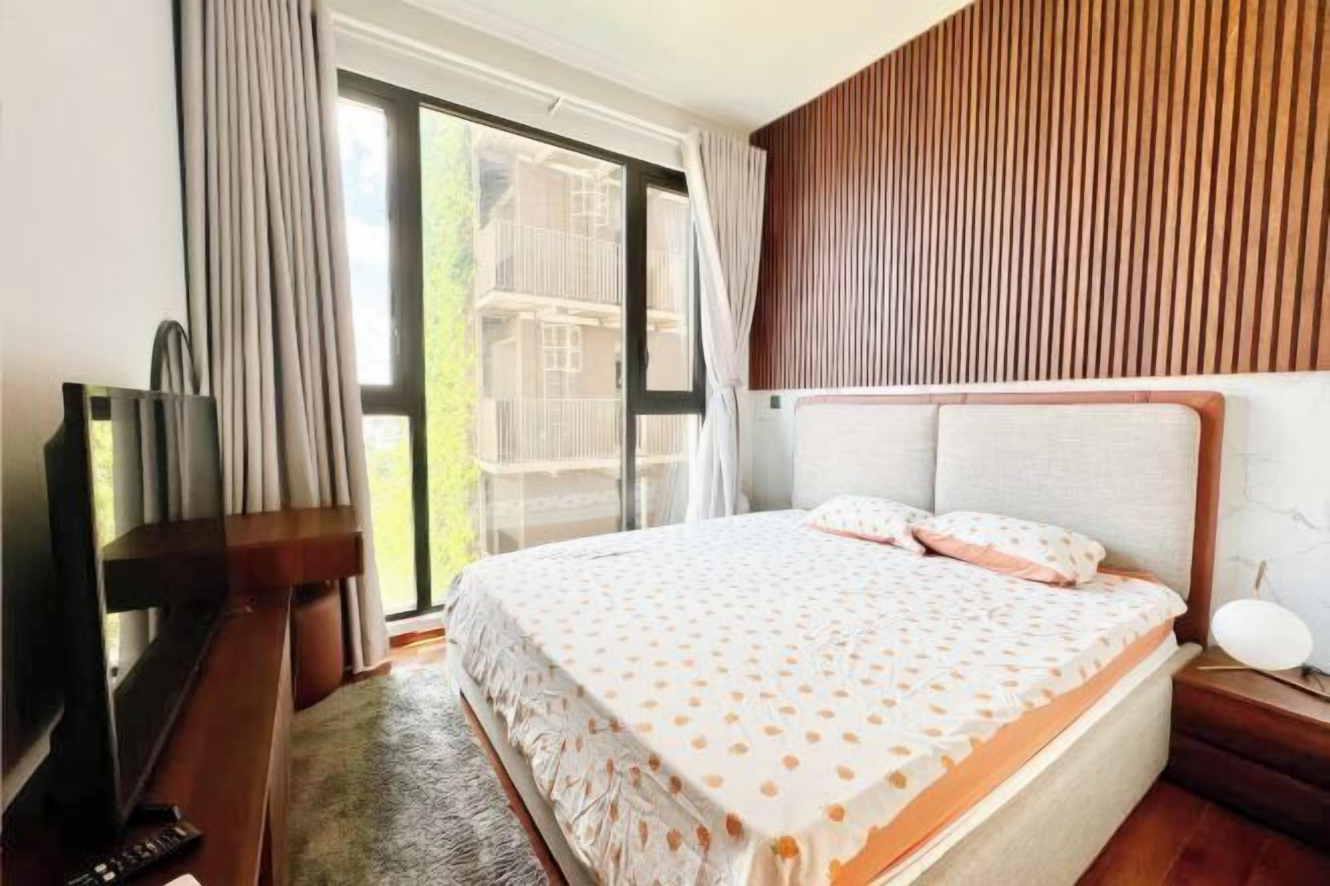 Minibar, desk, laptop workspace, blackout curtains