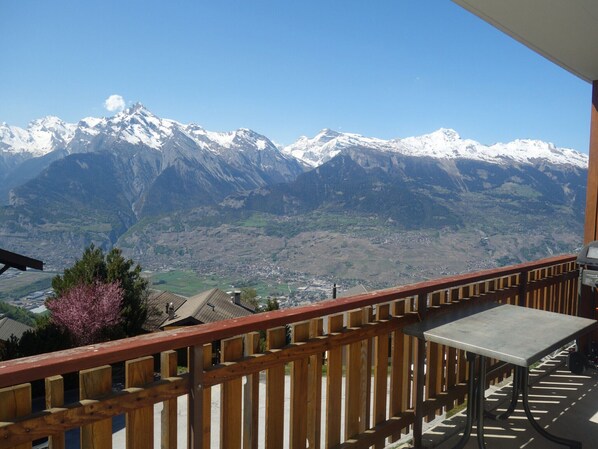 Apartment | View from property - Apartment With Outdoor Dinning (Veysonnaz)