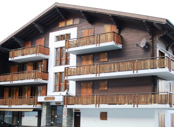 Apartment | Exterior - Magnificent Apartment With Valley View (Sion)