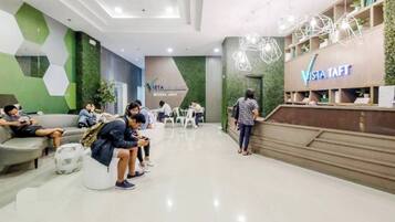 Apartamento, 1 habitación, accesible para personas con discapacidad, vistas a la ciudad | Vestíbulo