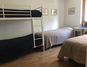 Apartament | 5 dormitoris, mobiliari individual i roba de llit