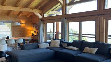 Chalet | Living area