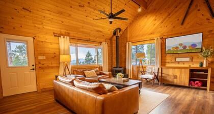 Family-Friendly Modern Cabin with Spectacular Views